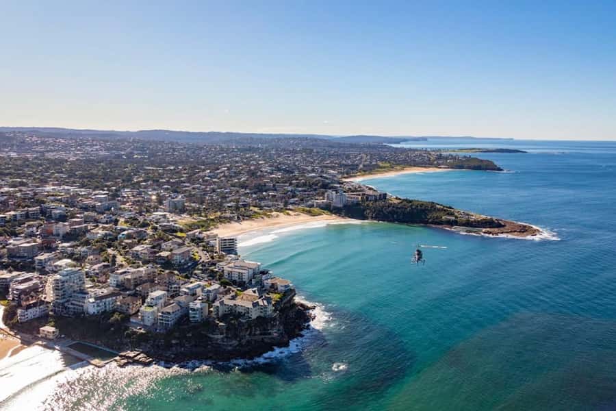 30 Minute Shared Sydney Harbour Scenic Helicopter Tour - Your pilot’s commentary and the photo reality: windows, selfie rules, and seat position