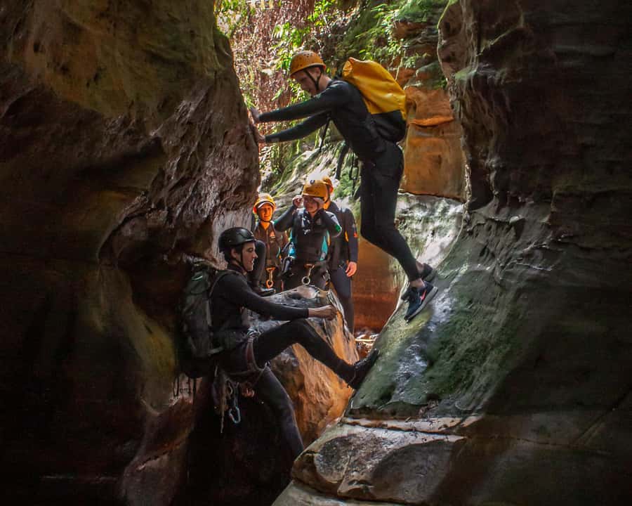 Blue Mountains: Abseiling and Canyoning Experience - Your guides and the safety-first approach (without killing the fun)