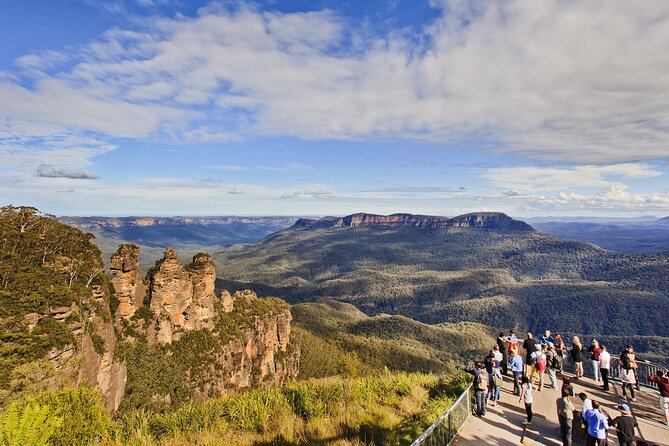 Blue Mountains Adventure w Scenic World, Zoo, Koala Photo & Ferry - Glenbrook, Elysian Rock, Echo Point, and Cahill’s Lookout: where the photos actually happen