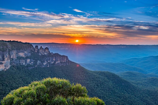 Blue Mountains Day Tour with Wildlife and Scenic World Entry - Getting out of Sydney and into the Blue Mountains fast