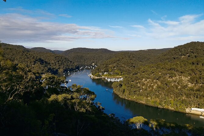 Blue Mountains Small Group Tour with Lunch, Zoo and Scenic World - Lincoln’s Rock and Leura: quick photo time plus real lunch time