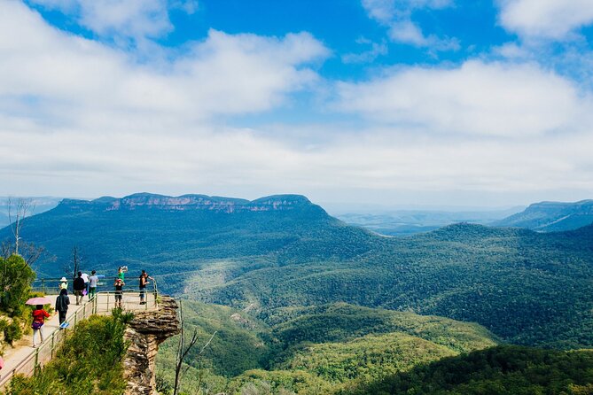 Blue Mountains Small Group Tour with Lunch, Zoo and Scenic World - Sydney Zoo: a guided start with Australian exhibits