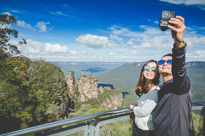 Exclusive Blue Mountains Wildlife and Bushwalk Tour From Sydney - From Sydney at 7am: the small-group rhythm and guide tone