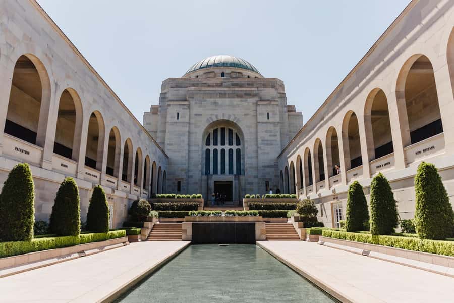 From Sydney: Full-Day Tour to Canberra - Embassies and Mount Ainslie: seeing Canberra’s plan from above