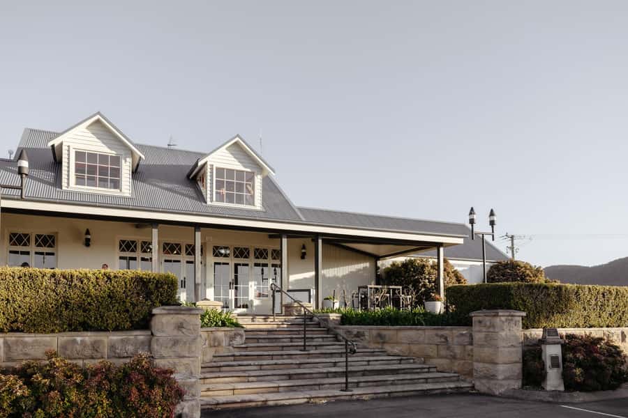 Hunter Valley: Wine Tour with 2-Course Lunch, Choc & Cheese - Lunch at voco™ Kirkton Park Hotel: Wine Pairing That Helps You Taste Better
