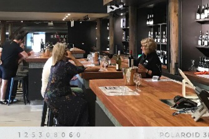 Hunter Valley Wines, 2-Course Lunch, Cheese & Chocolate Tour - Guides and group vibe: why the human touch matters
