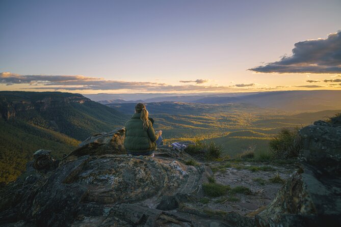 Intimate Blue Mountains Wild Kangaroos & Sunset for Nature Lovers - Three Sisters: rainforest descent to a quieter view