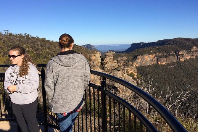 PRIVATE Blue Mountains day tour with local guide. - Blue Mountains viewpoints: Three Sisters, Cahill’s Lookout, Wentworth Falls