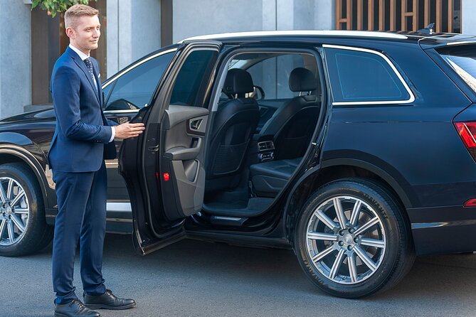 Private Chauffeured Airport Departure Transfers in Sydney - Key things I’d notice right away