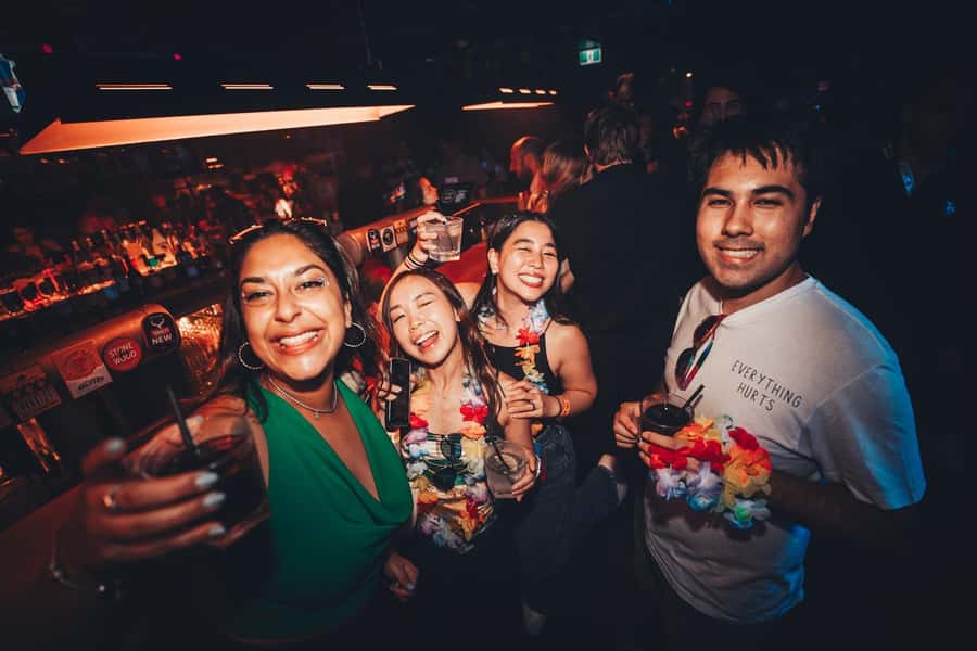 Sydney: Big Night Out Pub Crawl with Local Party Hosts - Key things I’d bet on for your night