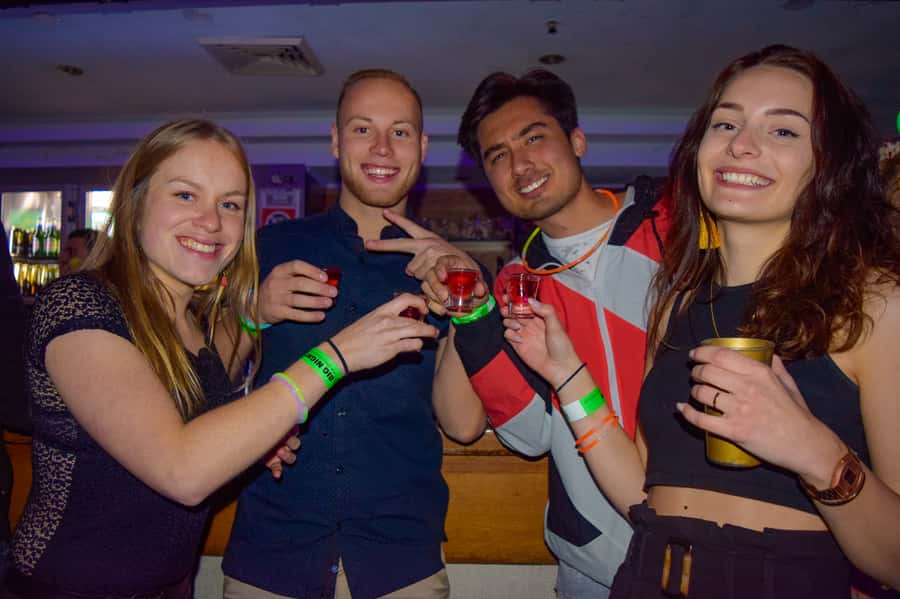 Sydney: Big Night Out Pub Crawl with Local Party Hosts - Side Bar finale: last-round energy and how to finish strong