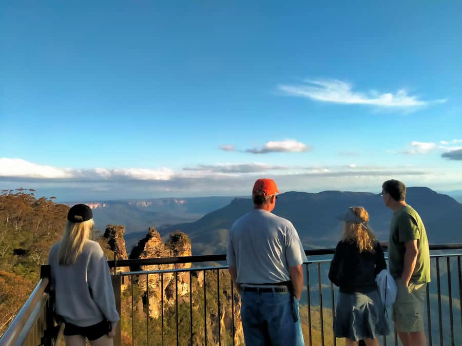 Sydney: Blue Mountains Late Start: Walks, Wildlife & Dinner - Wentworth Falls: Lunch First, Then a Proper Hike