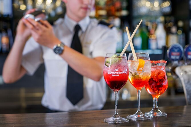 Sydney Cocktail Harbour Bar Cruise with Charcuterie Board - Onboard Vibe: Quiet Comfort vs Weekend Live Music