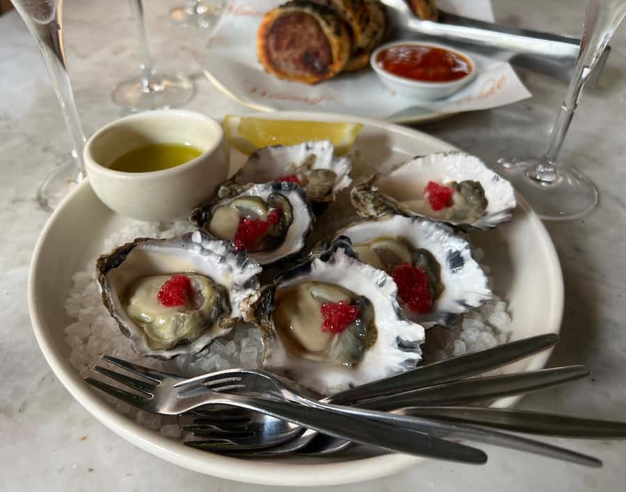 Sydney: Food Tour in Surry Hills with 8 Local Food Tastings - The guide experience: why people keep praising the host