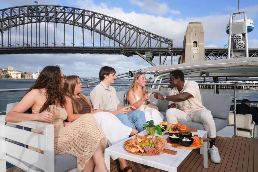 Sydney: Golden Glow Sunset Harbour Cruise with 1 Drink - Why This 90-Minute Golden Hour Cruise Works in Sydney