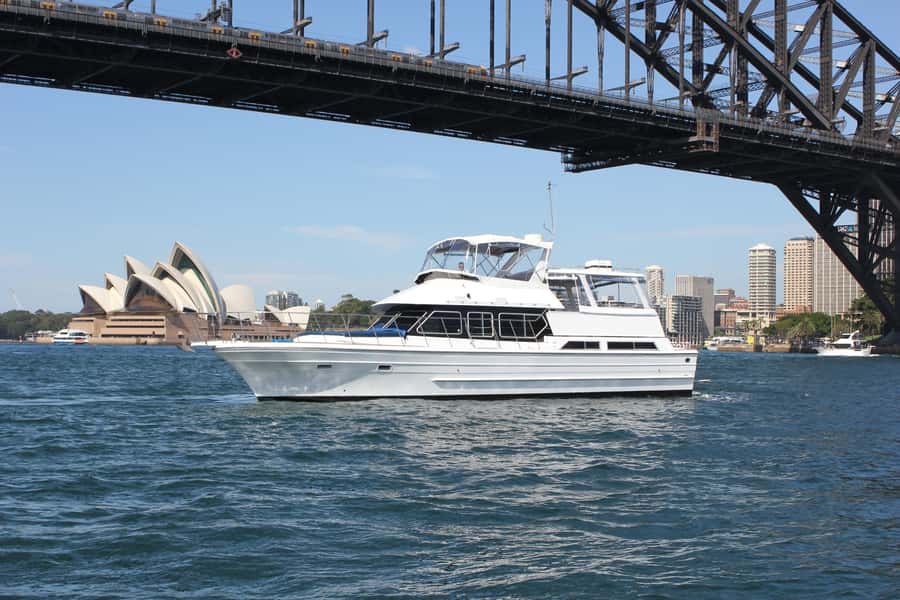 Sydney Harbour: 2-Hour Morning Yacht Cruise with Morning Tea - Under the Bridge to the Opera House: The Signature Views