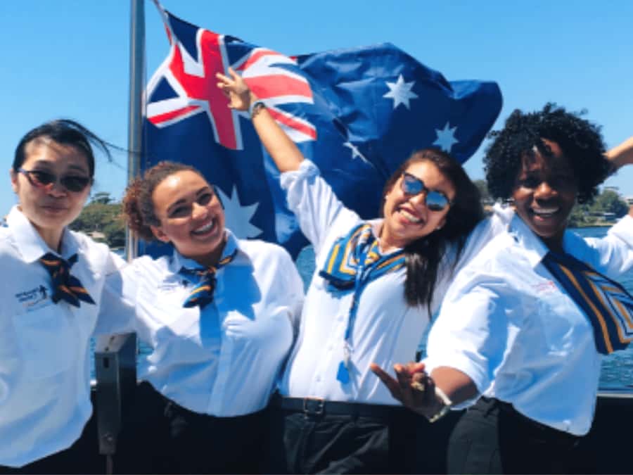Sydney Harbour: 3-Hour Lunch Cruise with Live Music - Harbour Bridge and Opera House views: how to time your deck hopping