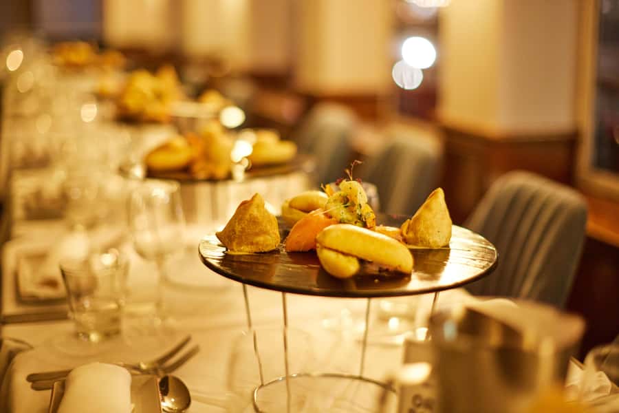 Sydney Harbour: Cabaret Cruise with 3-Course Dinner - Drinks and Service: The Bar Is There, but the Meal Keeps Moving