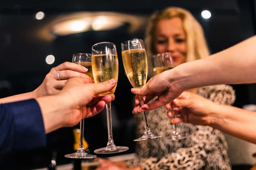 Sydney: Harbour Dinner Cruise with 3, 4 or 6-Course Menu - Route Highlights: Darling Harbour and the Circular Quay Sightlines