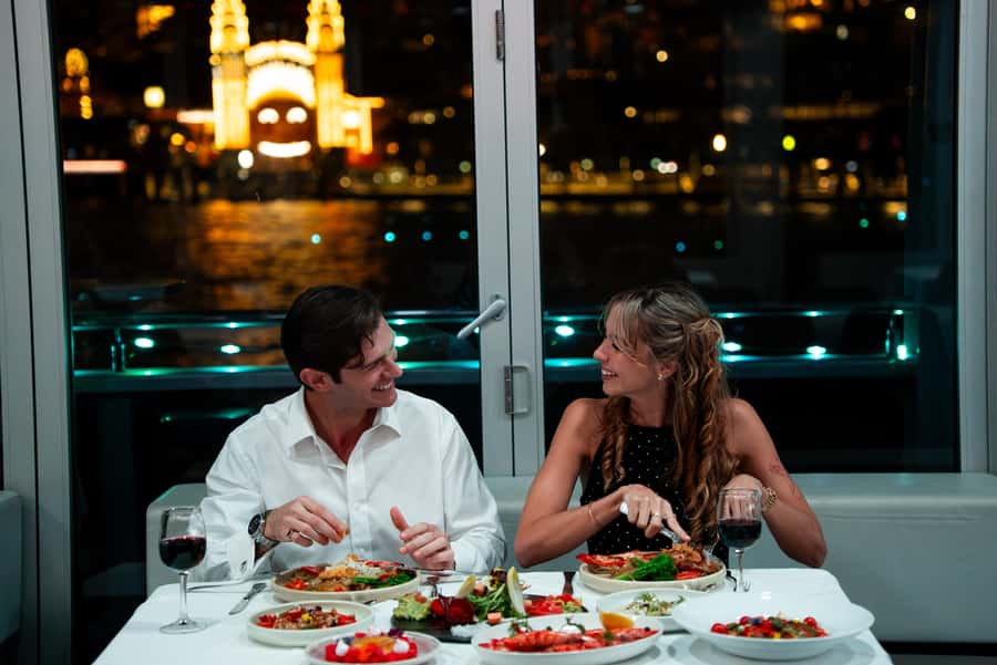 Sydney Harbour: Glass Boat Signature Dinner Cruise - Why this glass-boat Sydney Harbour dinner cruise feels special