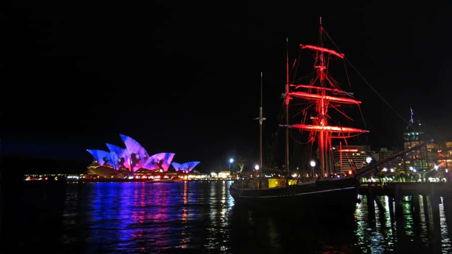 Sydney Harbour: Tall Ship Vivid Dinner Cruise - The 90 Minutes: How the Cruise Usually Feels