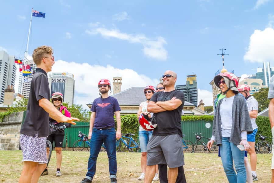 Sydney: Iconic Sights 4-Hour Bike Tour - Hyde Park, the Anzac Memorial, and Chinatown: history and everyday life on one route