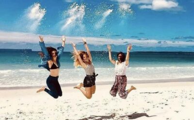 Sydney: Jervis Bay Day Trip with Dolphins, Roos & Beach Time - Meeting point and the long coach ride: the 7am reality check