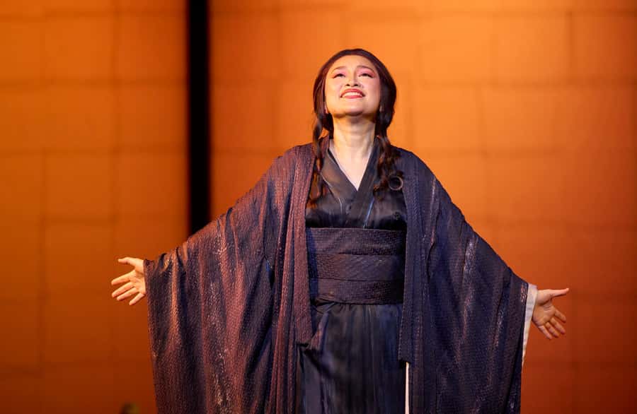 Sydney: Madama Butterfly the Sydney Opera House - The story of Pinkerton and Cio-Cio-San: how to follow Madama Butterfly