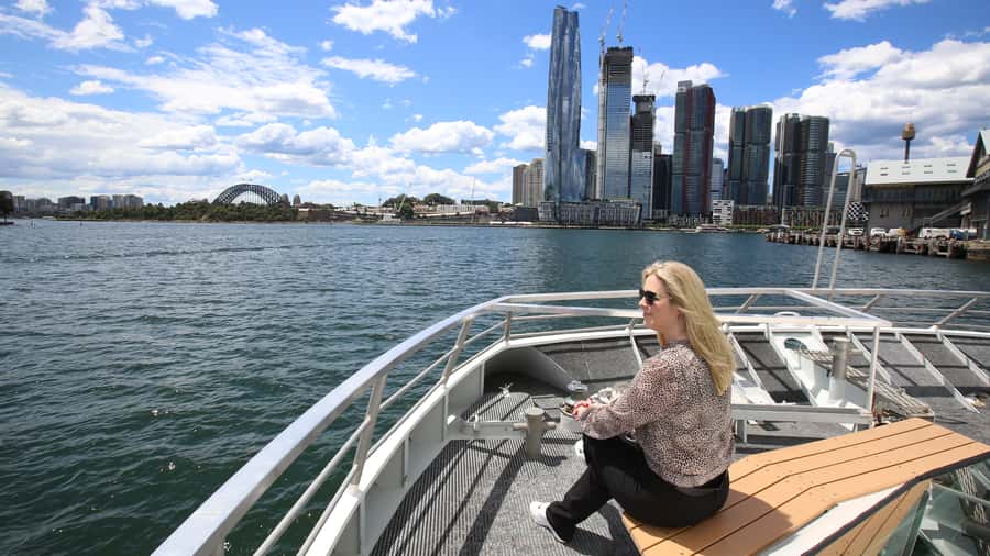 Sydney: Morning or Afternoon Harbour Sightseeing Cruise - Live skipper commentary: facts that match what’s outside