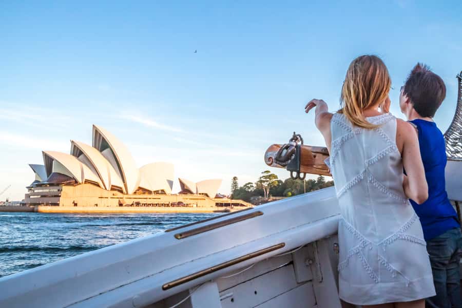 Sydney: Tall Ship Harbour Twilight Dinner Cruise - Your 2-hour twilight route: Campbell’s Cove to the harbor sights