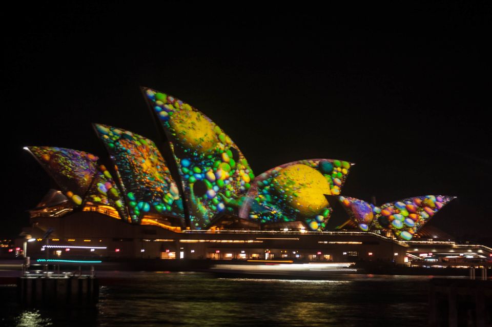 Sydney: Vivid Festival of Light Harbor Cruise with Dinner - Seating rules and group sizes: what matters before you buy